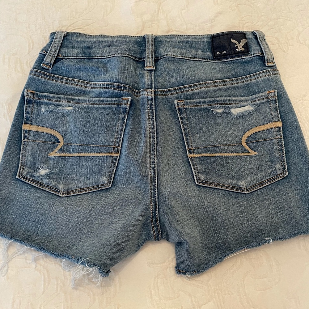 American Eagle High Rise Shorts - Picture 2 of 3